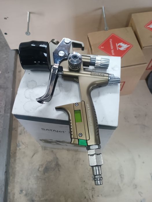 Професионален бояджийски пистолет Sata 5500 digital
