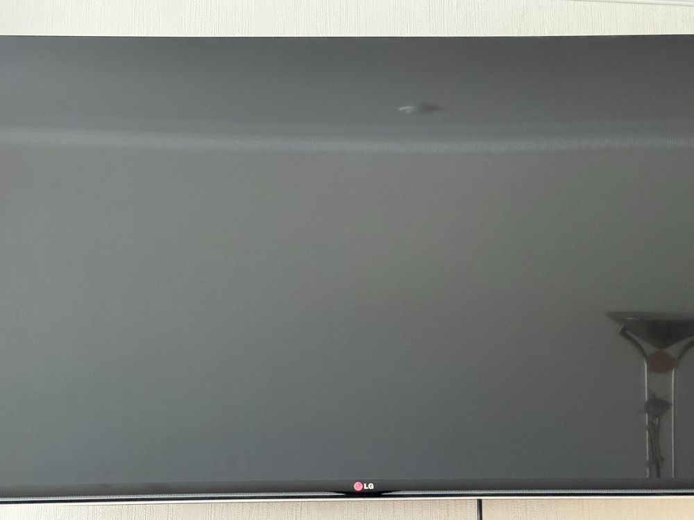 Телевизор LG 47 дюймов 47LB690V