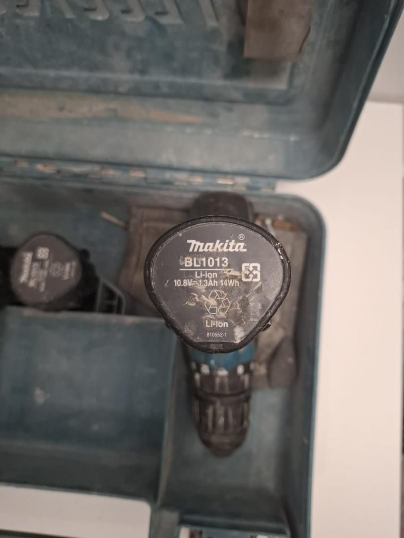 Masina de insurubat cu acumulator Makita DF330D -P-