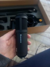 Студиен микрофон Genesis Radium400 в гаранция.