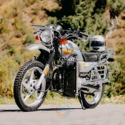 Мотоцикл Стильный мотоцикл неоклассик Suzuki GSX 200