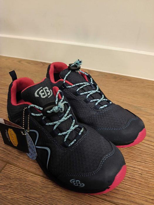 Туристически обувки Vibram