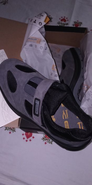 Нови мъжки обувки номер 41