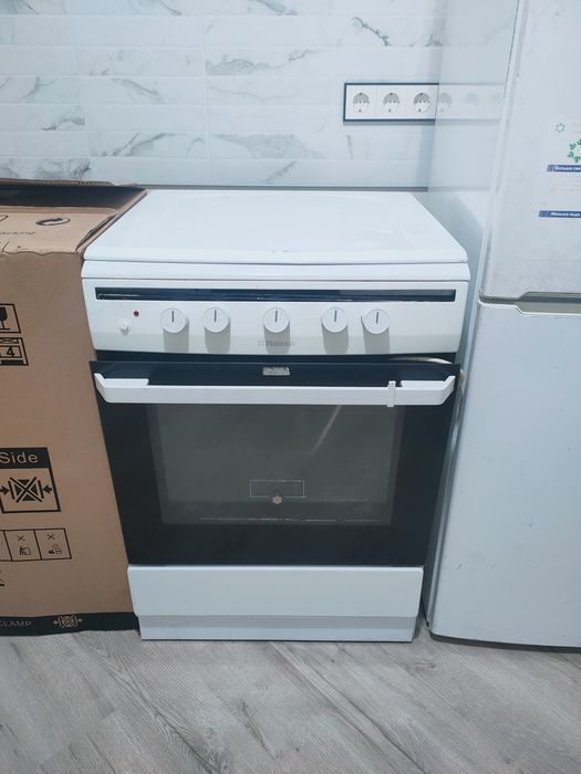 Газовая плита с духовкой Hansa