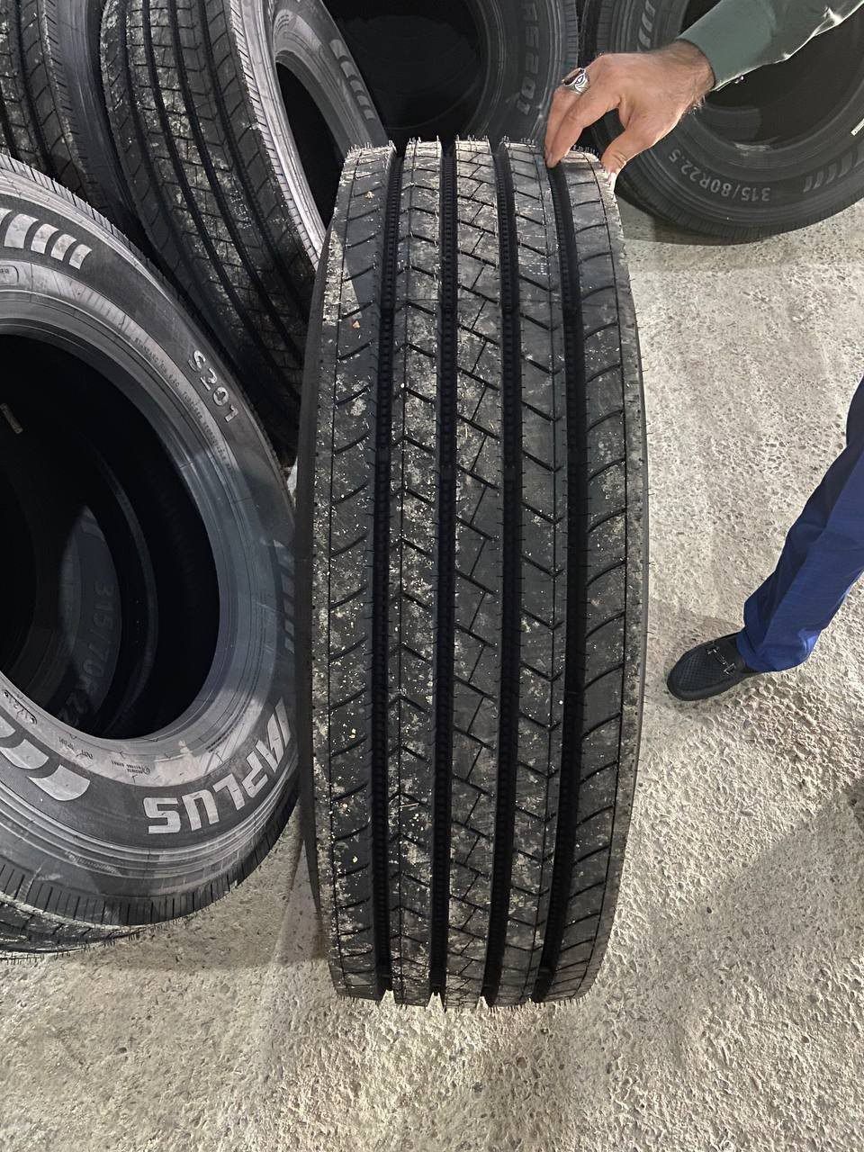 APLUS 315/80R22,5 PR20