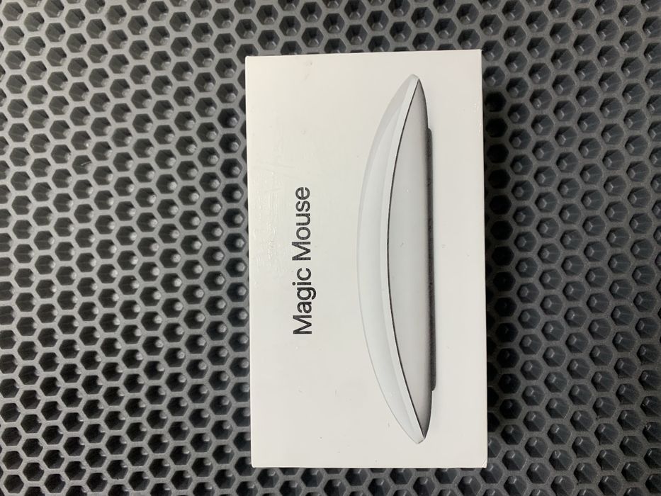 Apple Magic Mouse 2 в коробке.