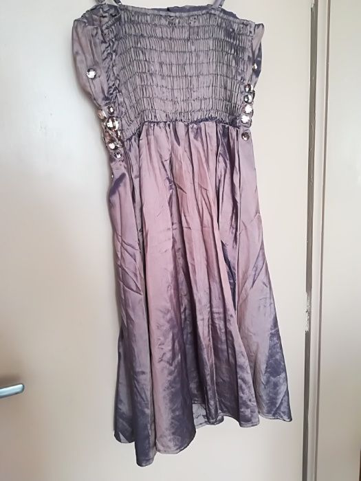 Елегантна рокля