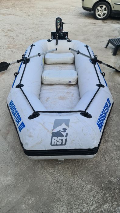 Barca navigator 3 echipata cu motor mini kota 30 llbs