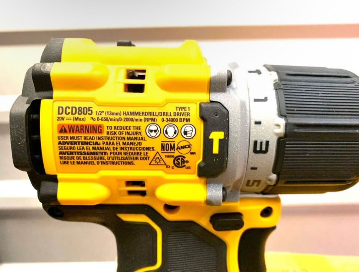 Masina de gaurit cu Percutie Dewalt DCD805