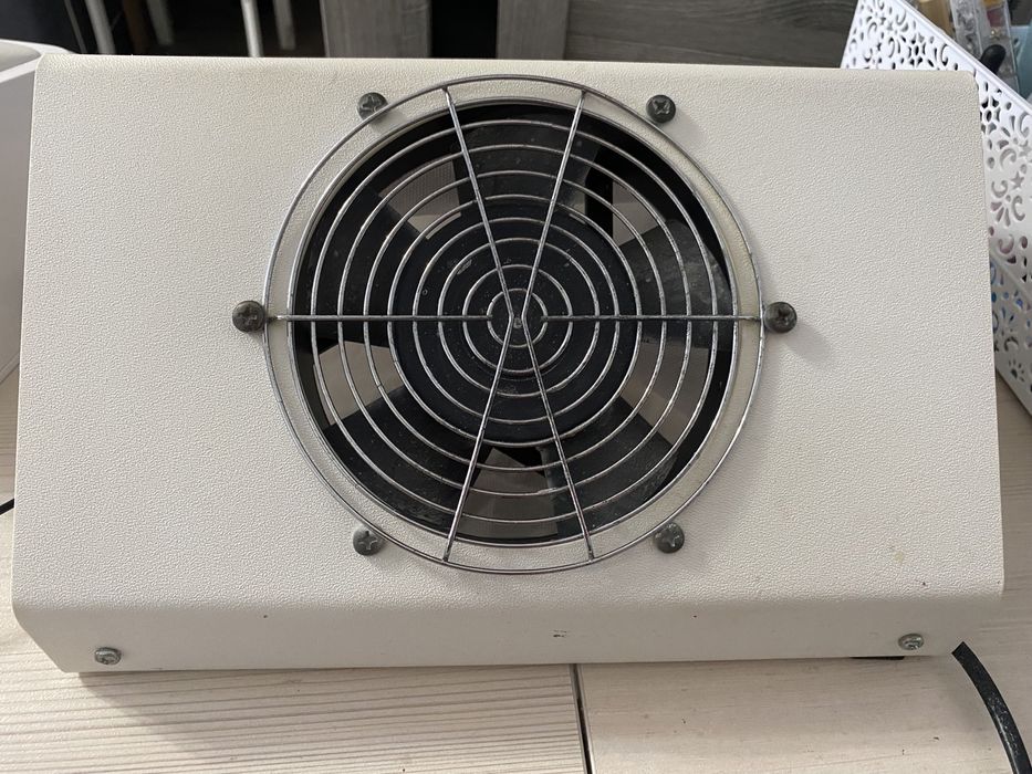 Продам пылесос для маникюра