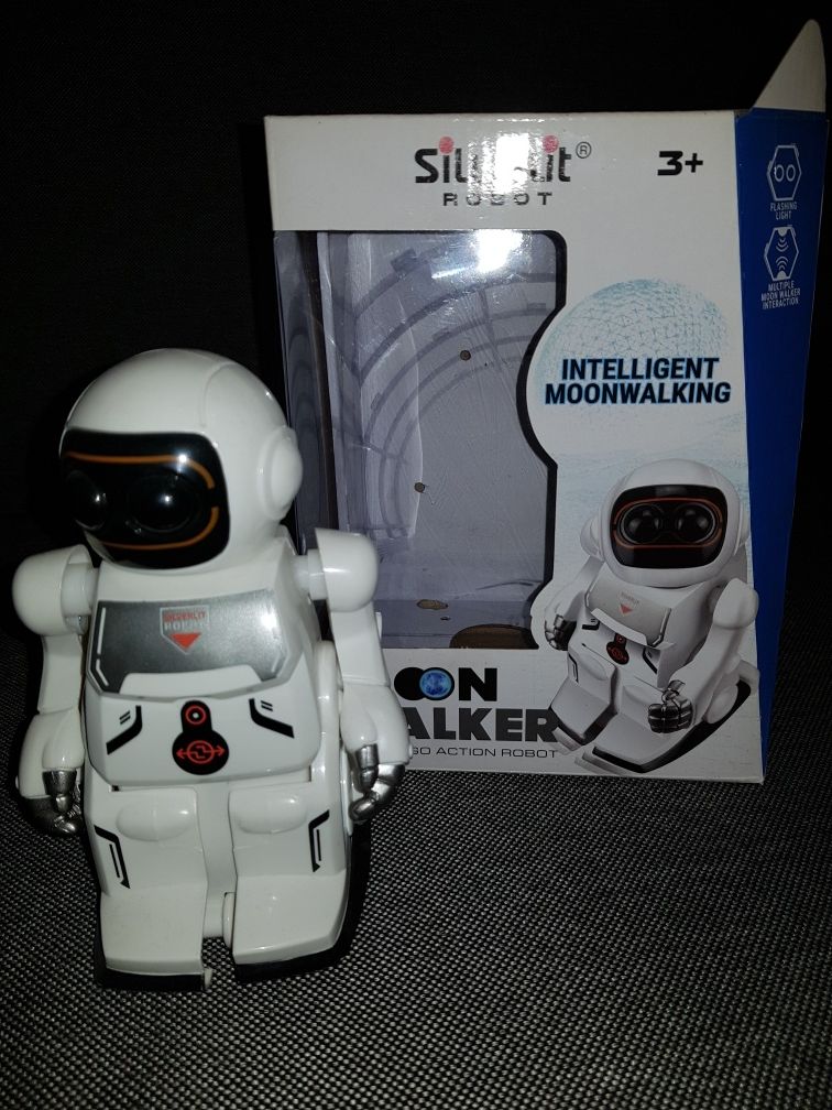 Продам интерактивную игрушку - робота Silverlit Moonwalker