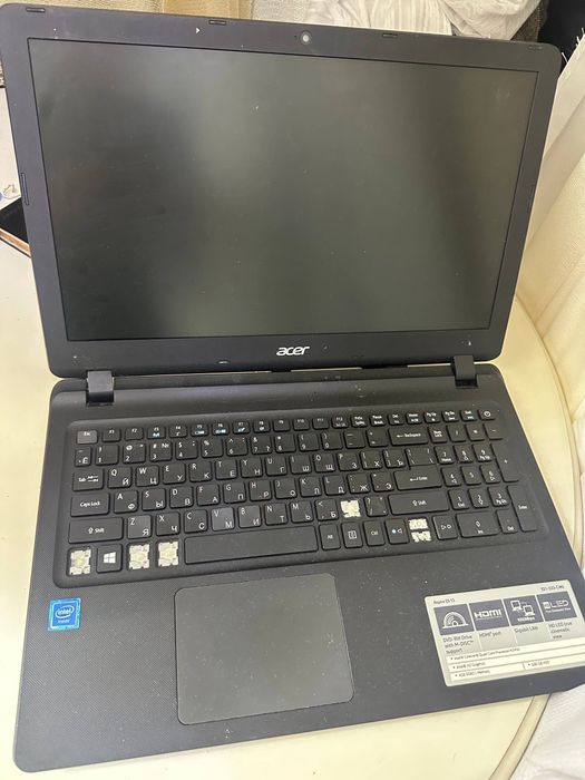 Novtbuk Acer sotladi