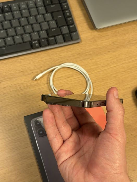 iPhone 13 Pro 256 GB Graphite 77% bat