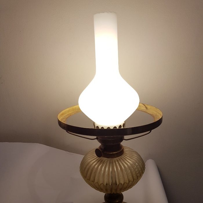 Lampa veche de birou