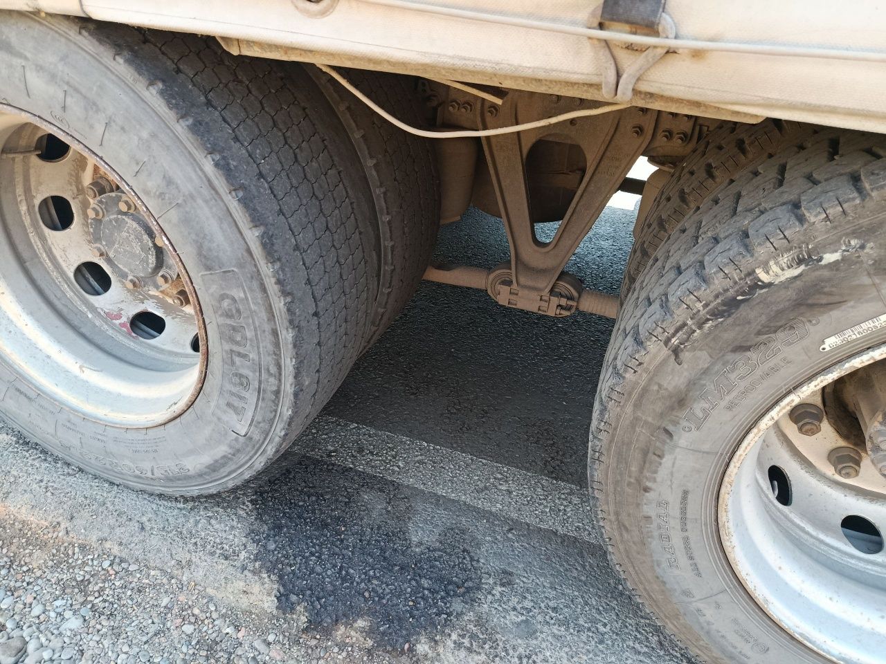 Volvo fura paravoz