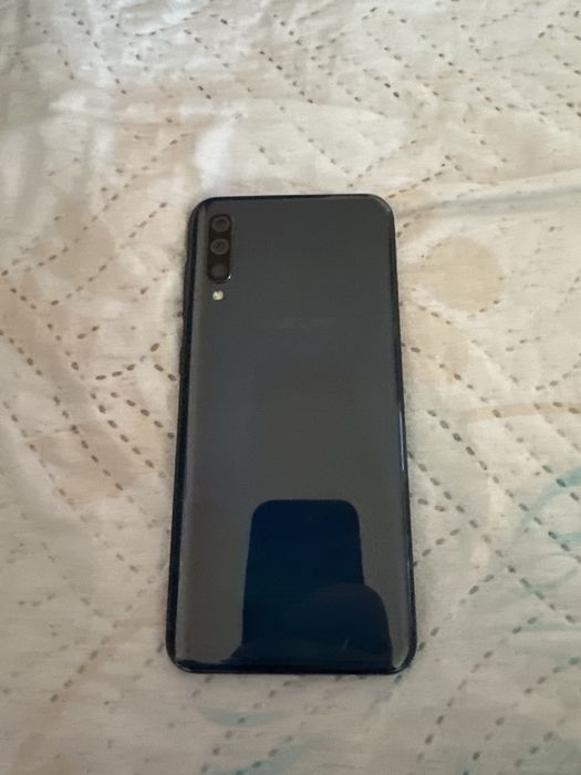 Samsung a50 в добро състояние. Всичко работи. Доста запазен