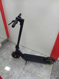 Продам электросамокат E-Scooter Max