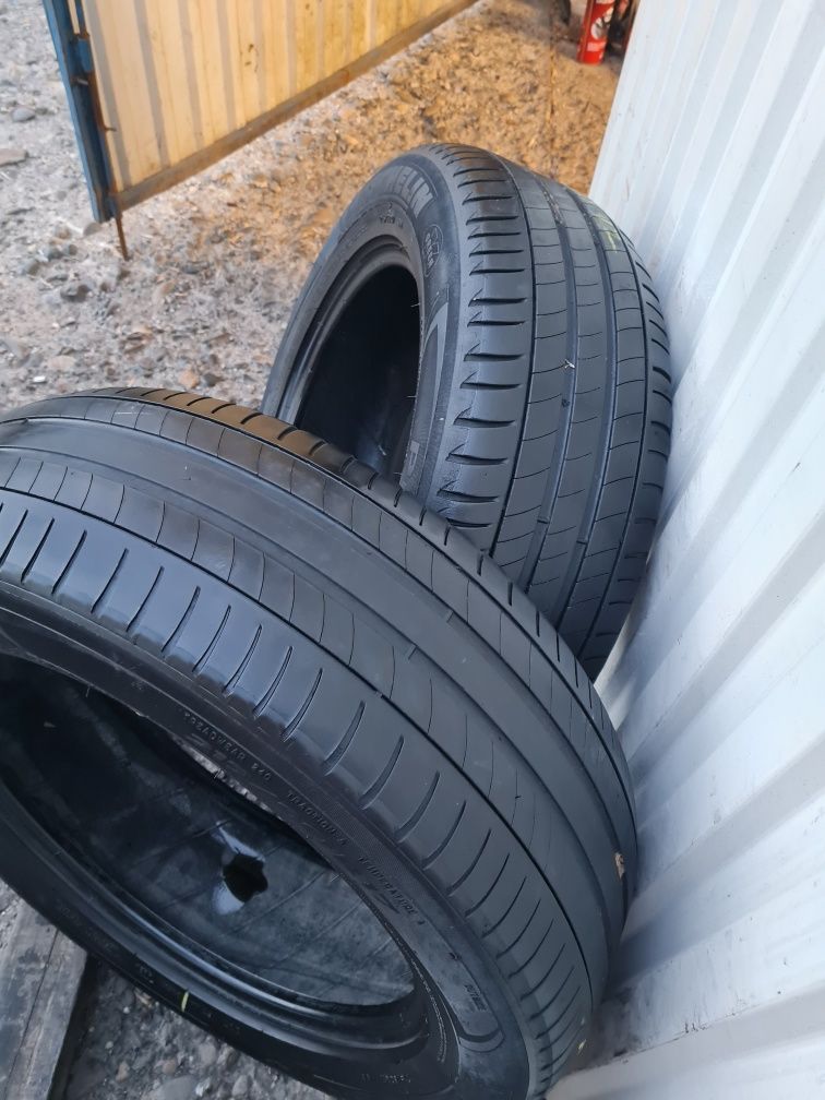 2 Anvelope de vara *215/60R17 *Michelin*LICHIDARE STOC*50 Lei Buc*
