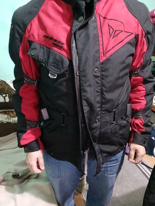 Vand geaca cu protectie la umar si antebrat