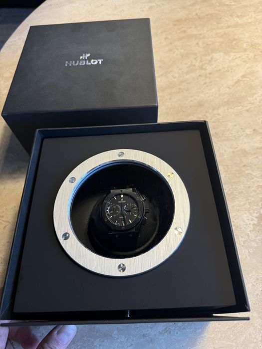 Часовни Hublot