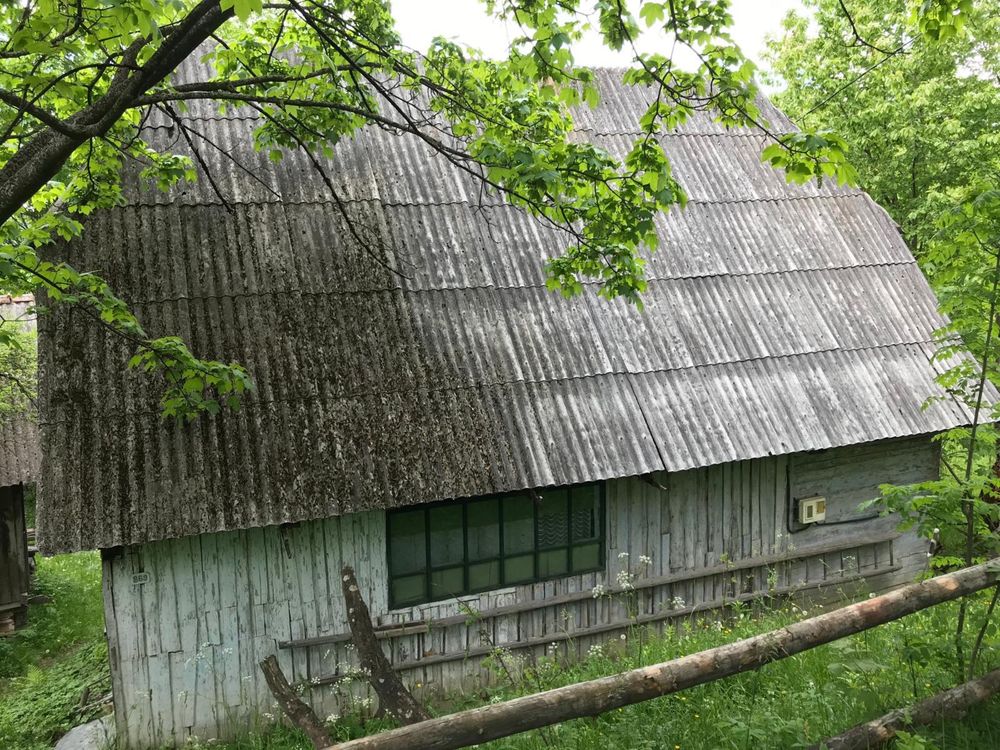 Vanzare casa la munte cu teren generos