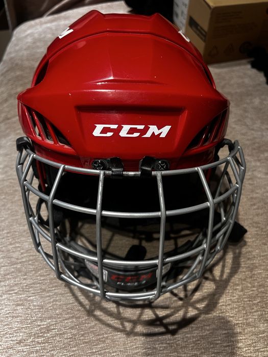 Шлем хоккейный на 5-7 лет