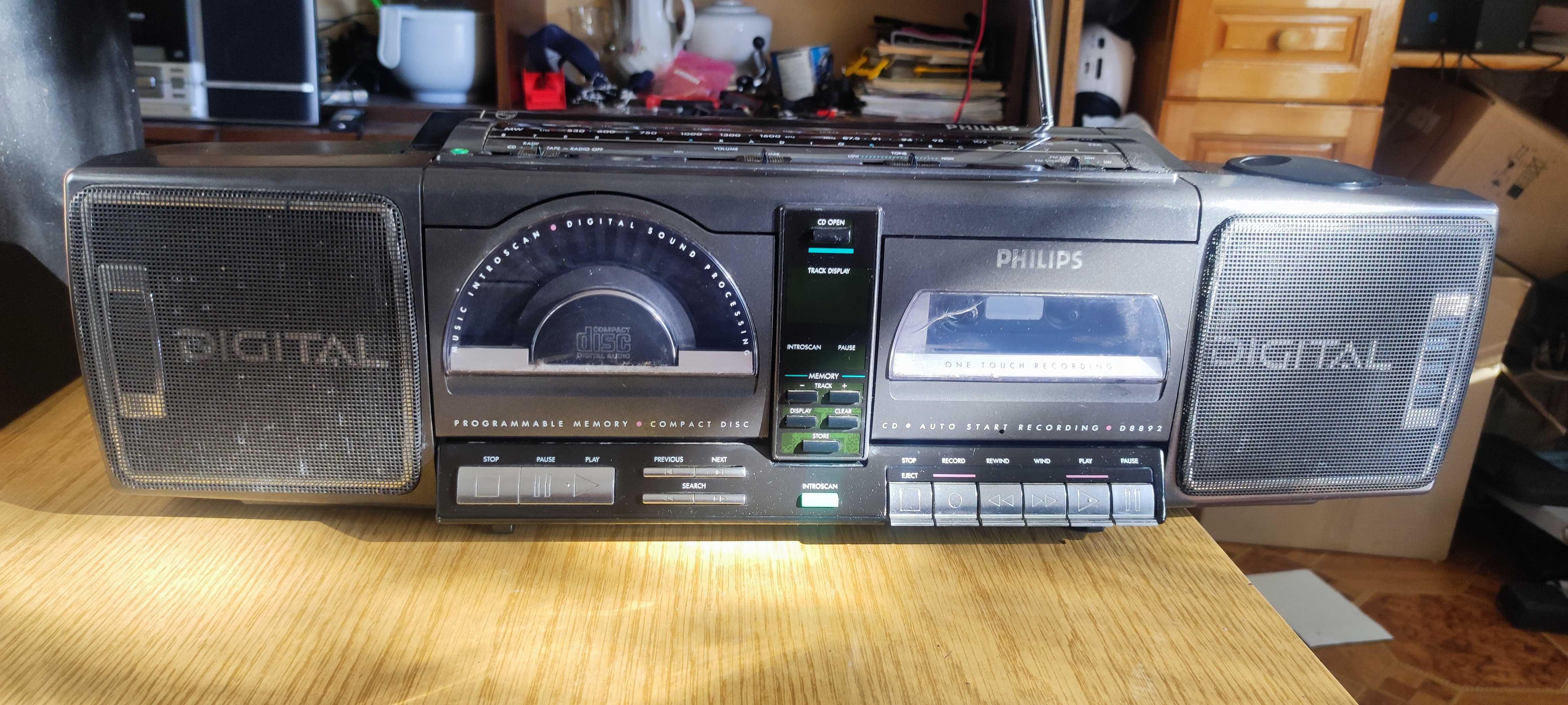 Радиокасетофон Philips CD/Тунер/касета.