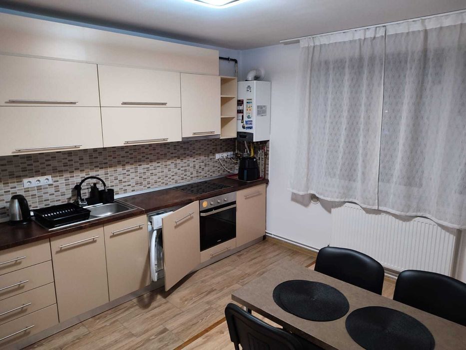 Apartament cu doua camere in centru nou de inchiriat