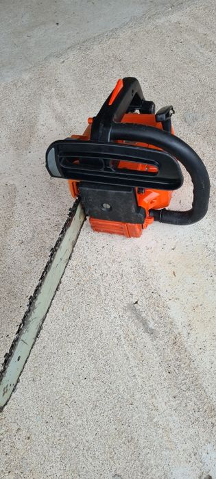 Drujba Echo Cs-303tes cu rezervorul fisurat