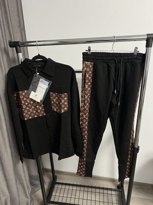 Compleu LOUIS VUITTON super calitate