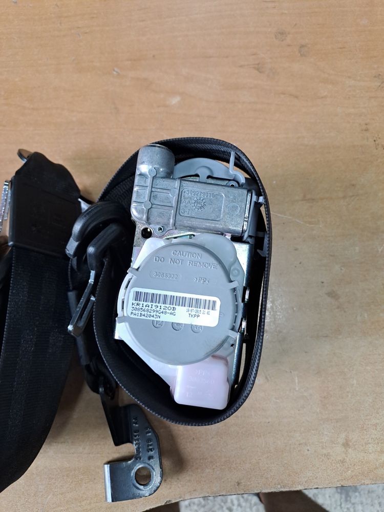 2бр Предни колани Audi Q5 facelift Seatbelt 8R1857705N комплект 2015+