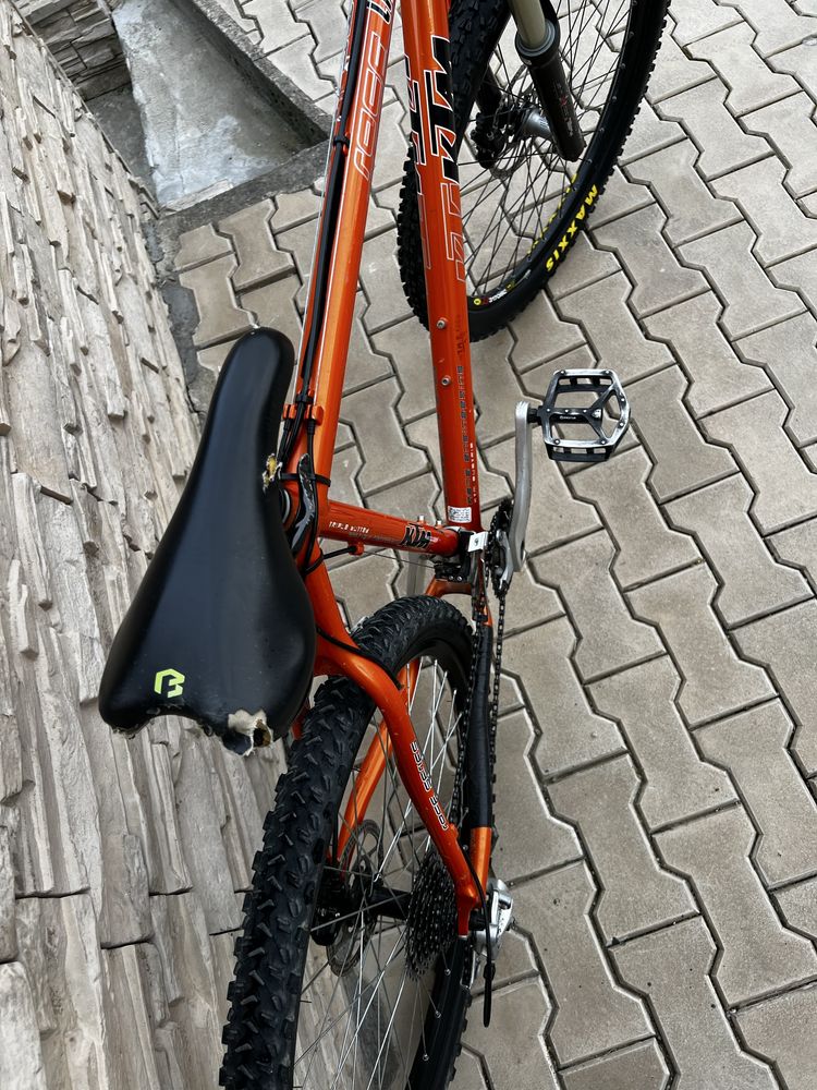 bicicleta KTM hard tail