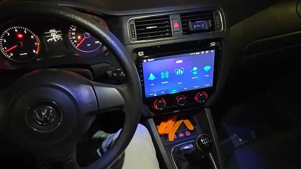 Navigatie GPS Android 15 Volkswagen Jetta 2011-2018 QLed DSP 4G Wifi