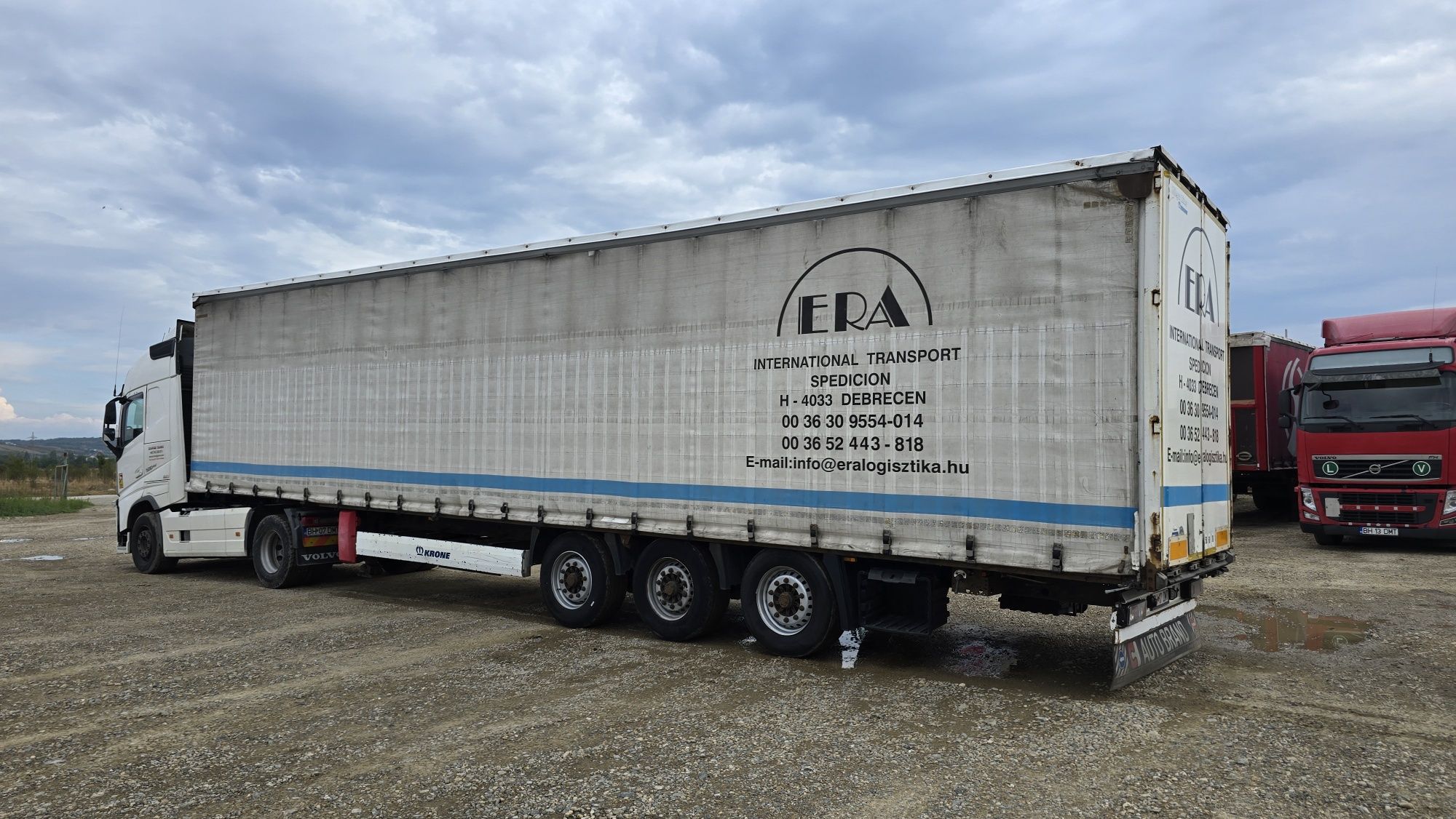 Vând remorcă tir
