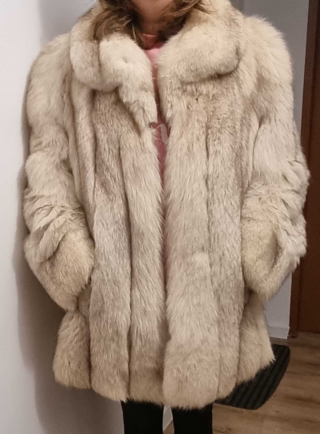 Haina blana naturala vulpe polara argintie, stare impecabila