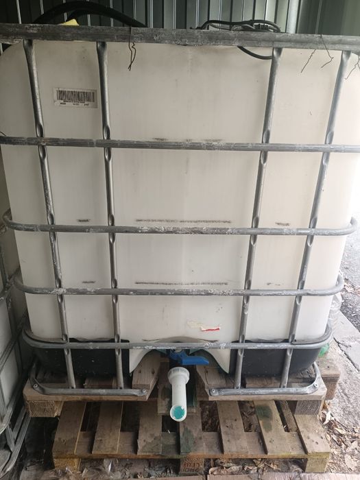 IBC plastic 1000 litri 4 bucăți