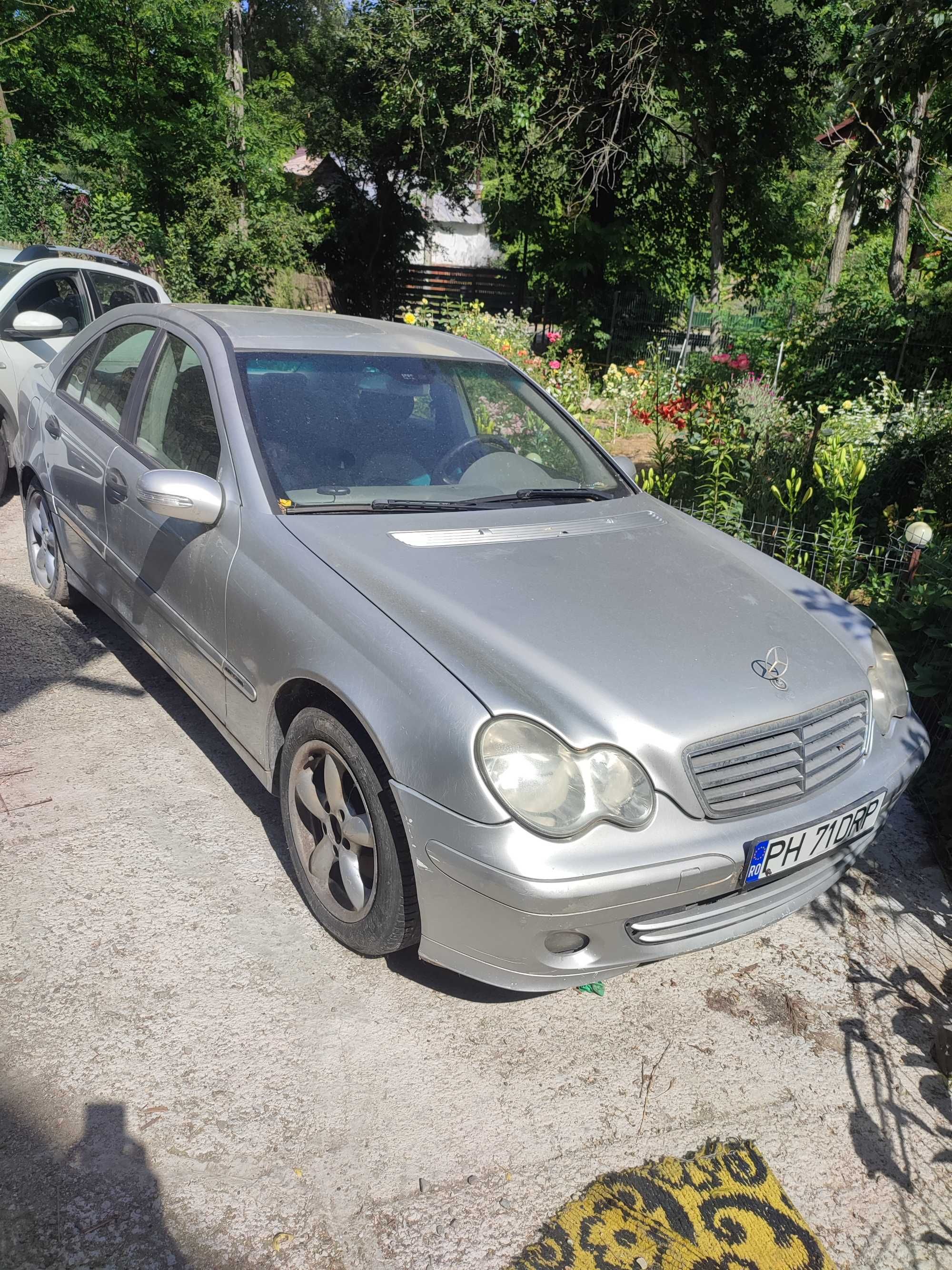 Vând auto Mercedes c220 cdi