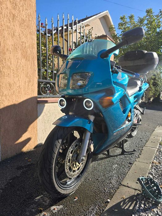 Motocicleta HONDA VFR 750 F