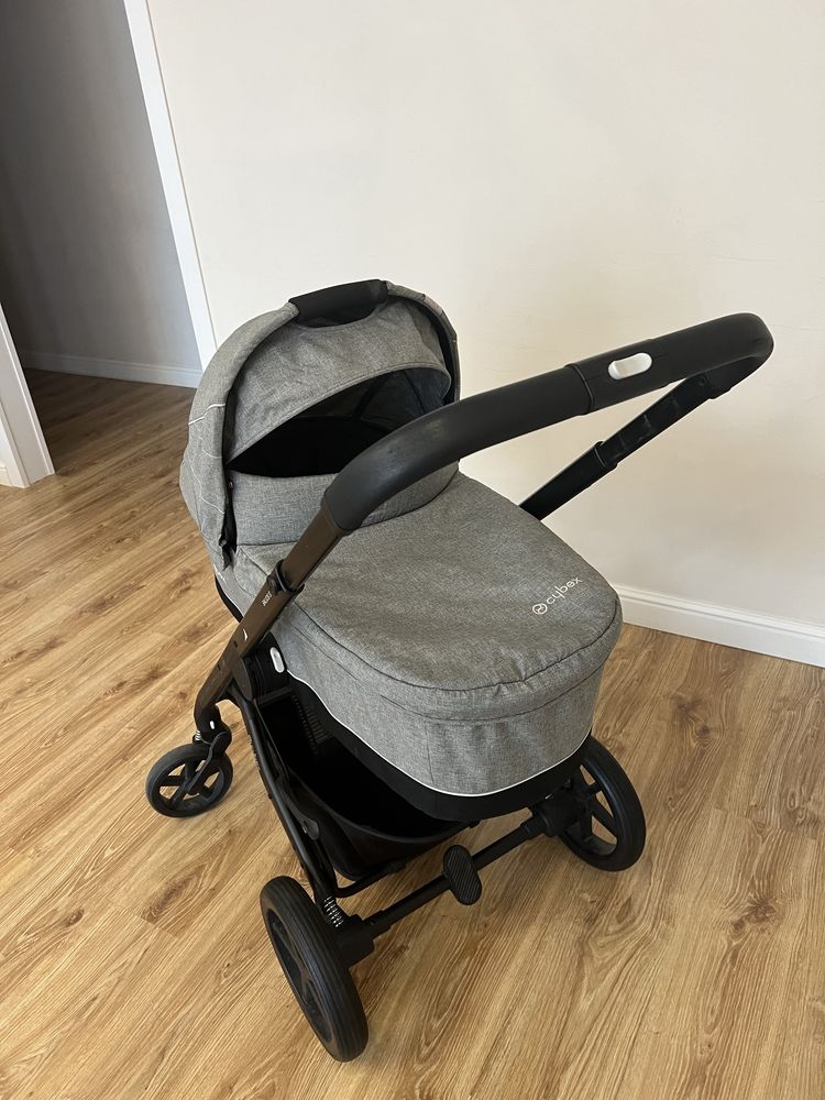 Продам коляску cybex
