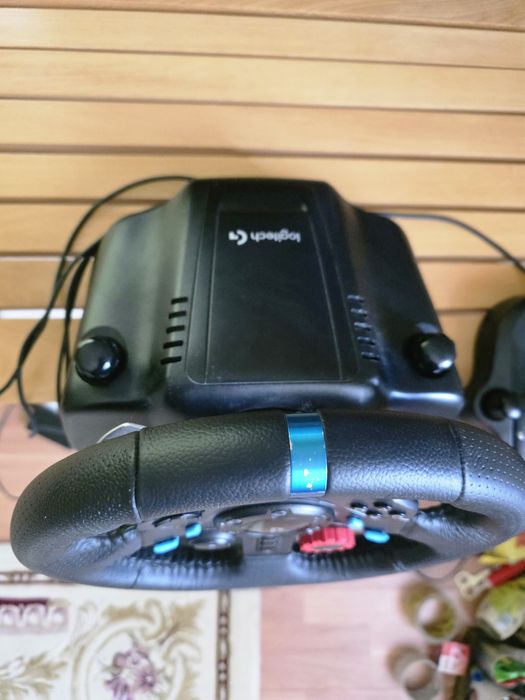 Set Logitech G29 Volan + Pedale + Schimbător pentru PC - Stare excelen