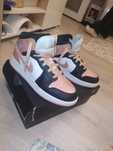 Дамски обувки Jordan 1 Coral Pink.