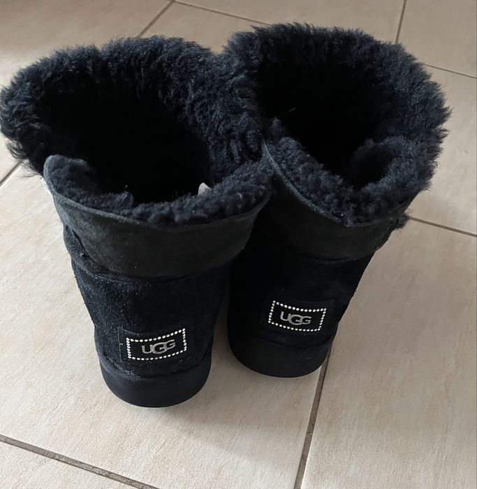 UGG uri negre dama