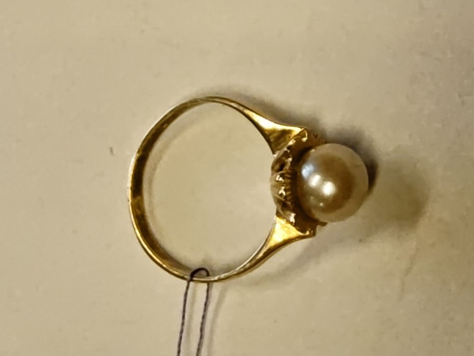Златен Пръстен Перла 18 карата 4.17 гр.