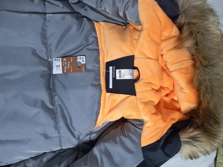 Geaca Parka NOUA de  iarnă Decathlon copii 8-9 ani