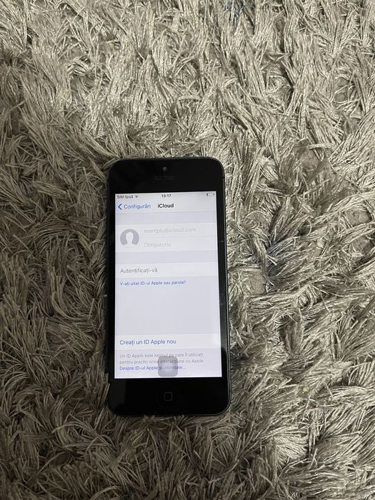 Vând IPhone 5! Arată foarte bine