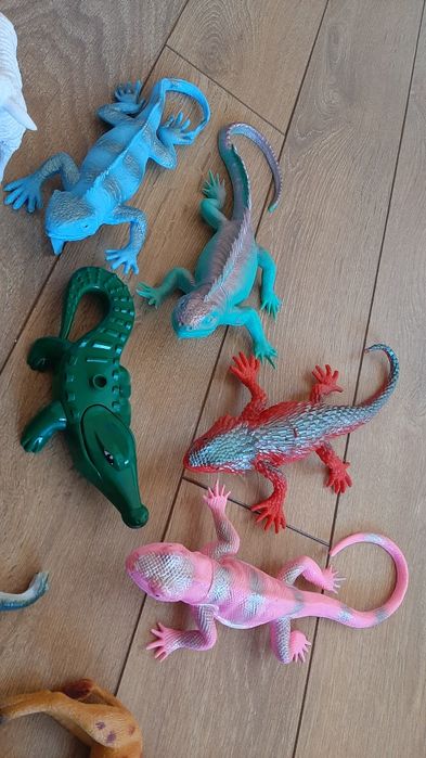 Микс гумени и пластмасови животни