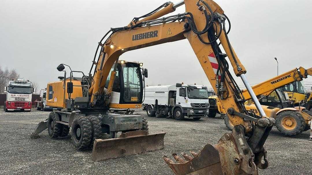 Excavator Liebherr