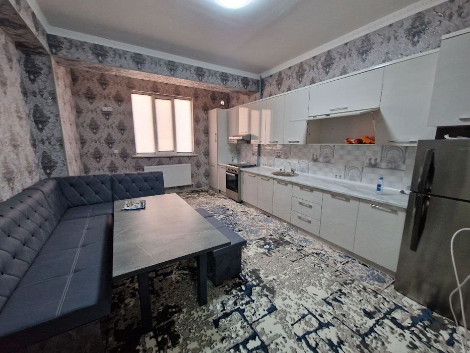 3 хонали квартира ижарага берилади! Калеенский. Киргиз