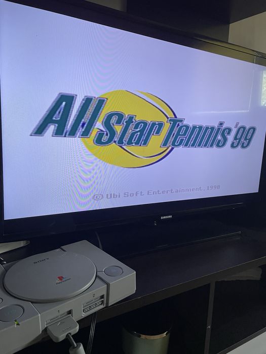 Consolă PS1 Modată cu Chip + Accesorii