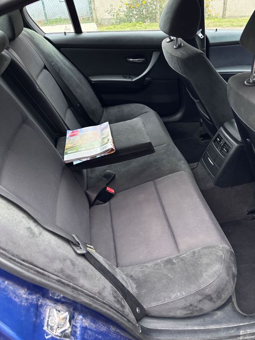 Dezmembrez BMW e90 318D volan pe dreapta